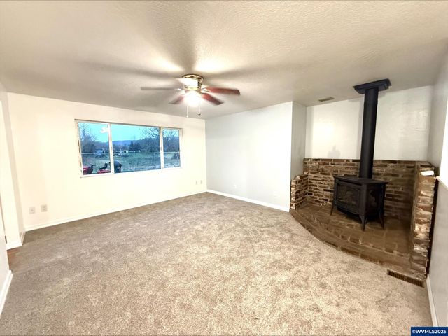 454 NE Elm St, Sheridan, OR 97378