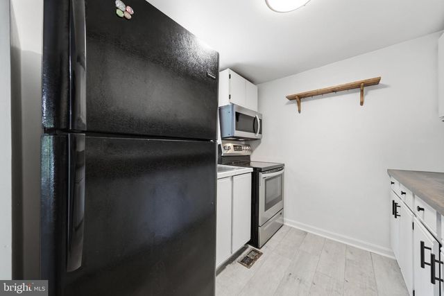 371 OAK HILL RD, Berkeley Springs, WV 25411