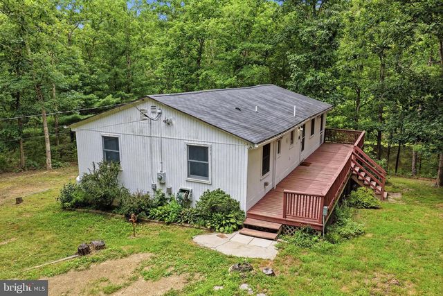 371 OAK HILL RD, Berkeley Springs, WV 25411