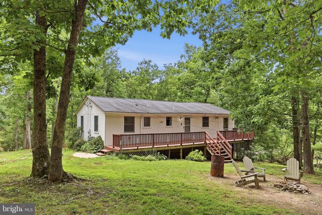 371 OAK HILL RD, Berkeley Springs, WV 25411