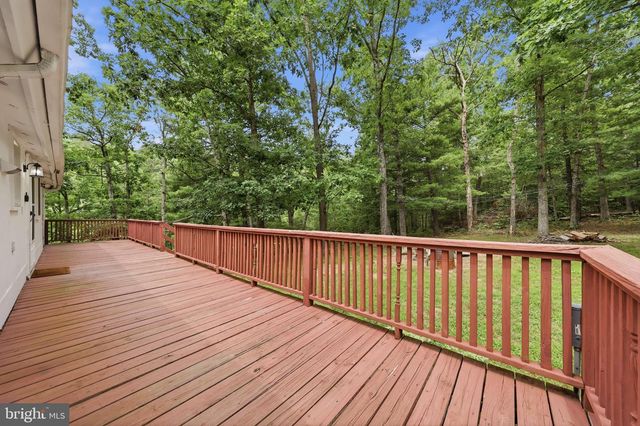 371 OAK HILL RD, Berkeley Springs, WV 25411