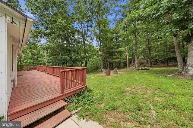 371 OAK HILL RD, Berkeley Springs, WV 25411