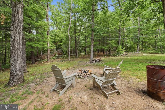 371 OAK HILL RD, Berkeley Springs, WV 25411