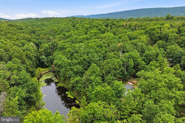 371 OAK HILL RD, Berkeley Springs, WV 25411
