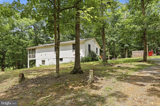 371 OAK HILL RD, Berkeley Springs, WV 25411
