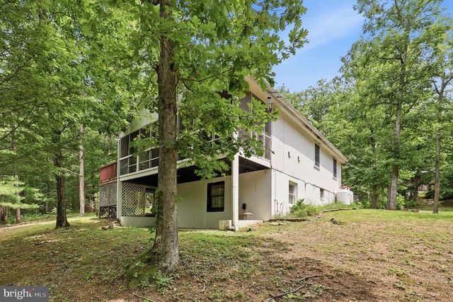 371 OAK HILL RD, Berkeley Springs, WV 25411