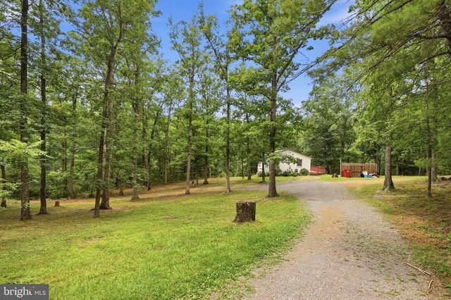 371 OAK HILL RD, Berkeley Springs, WV 25411