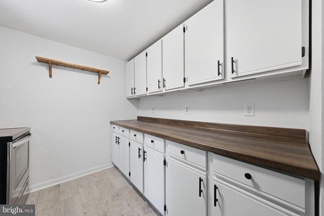 371 OAK HILL RD, Berkeley Springs, WV 25411