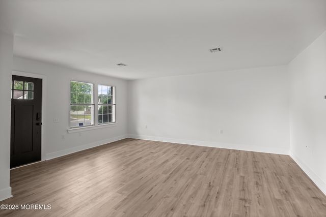 8B Spring Street, Manchester, NJ 08759