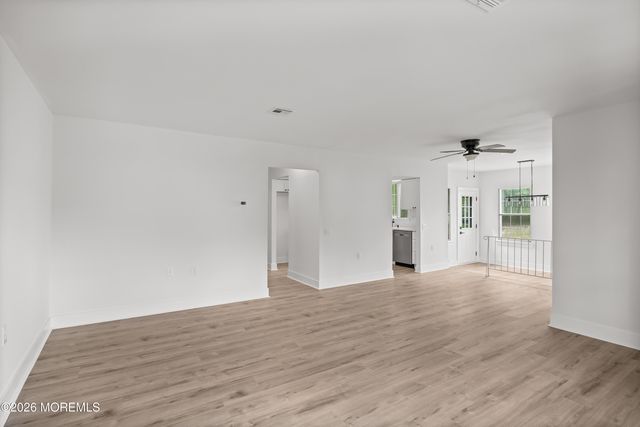 8B Spring Street, Manchester, NJ 08759