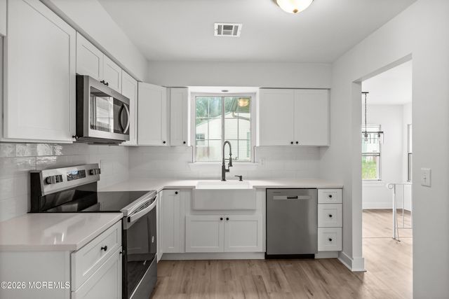 8B Spring Street, Manchester, NJ 08759