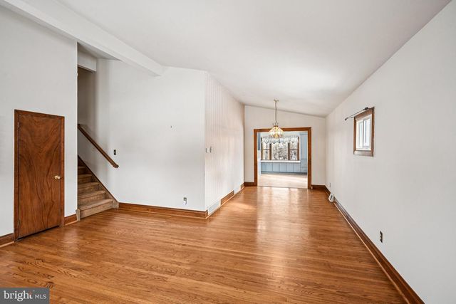 2 BLUE RIDGE RD, Plymouth Meeting, PA 19462