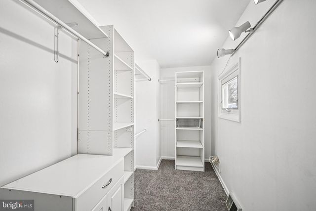 2 BLUE RIDGE RD, Plymouth Meeting, PA 19462