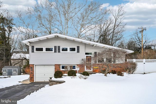 2 BLUE RIDGE RD, Plymouth Meeting, PA 19462