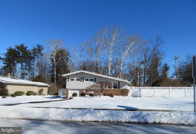 2 BLUE RIDGE RD, Plymouth Meeting, PA 19462