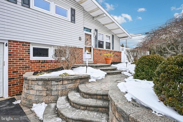 2 BLUE RIDGE RD, Plymouth Meeting, PA 19462