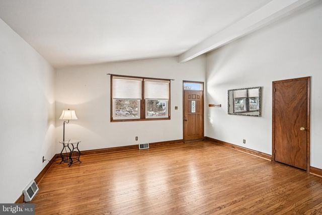 2 BLUE RIDGE RD, Plymouth Meeting, PA 19462