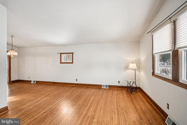 2 BLUE RIDGE RD, Plymouth Meeting, PA 19462