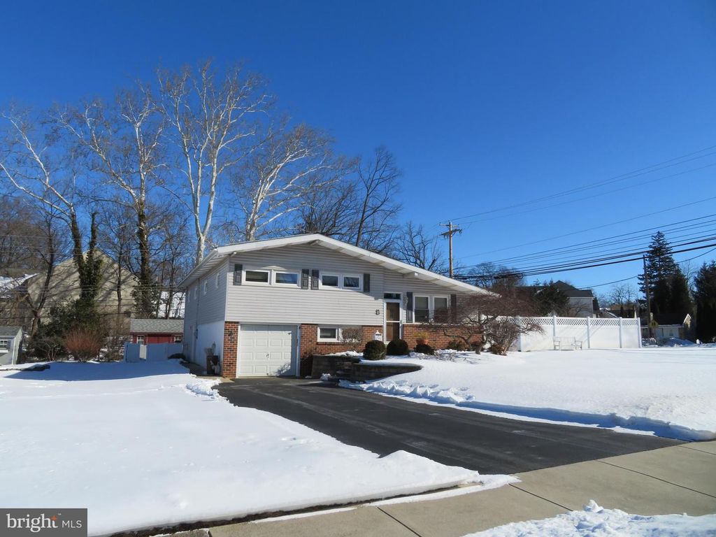 2 BLUE RIDGE RD, Plymouth Meeting, PA 19462