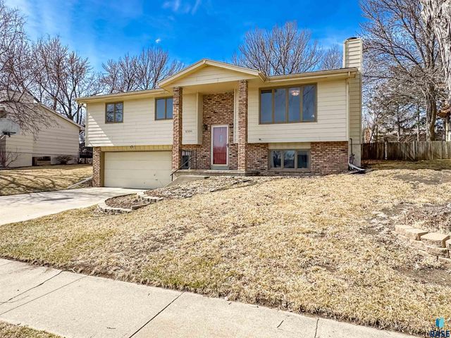 2301 S Wellington Ave Avenue, Sioux Falls, SD 57106