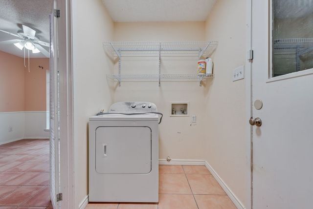 2805 Oak Valley Drive, Arlington, TX 76016