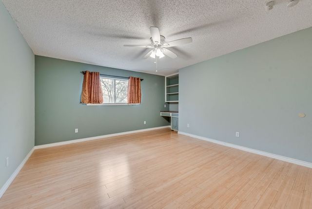 2805 Oak Valley Drive, Arlington, TX 76016