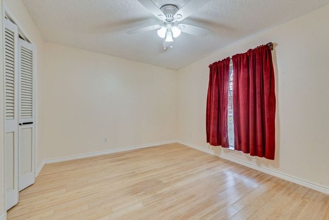 2805 Oak Valley Drive, Arlington, TX 76016