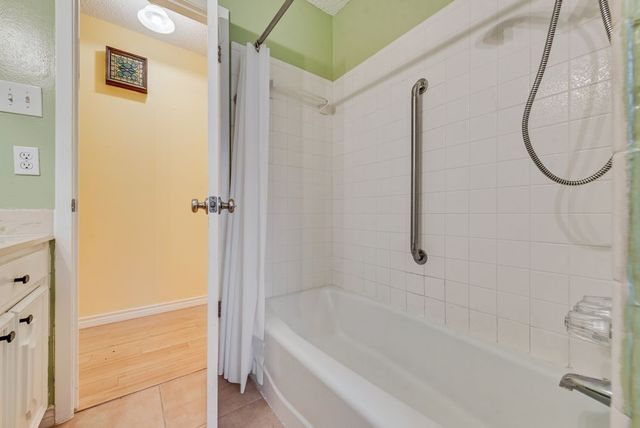 2805 Oak Valley Drive, Arlington, TX 76016