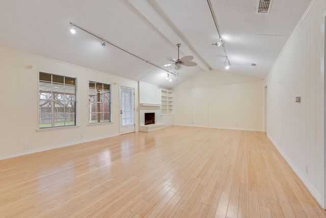 2805 Oak Valley Drive, Arlington, TX 76016