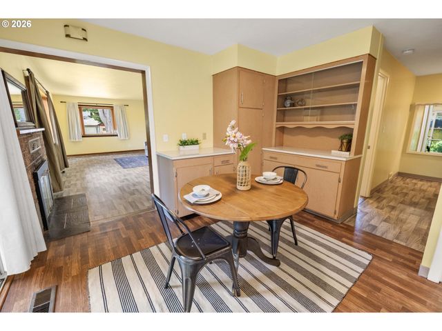 1814 4th St, Astoria, OR 97103