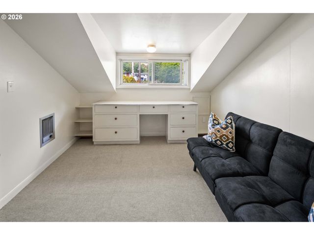 1814 4th St, Astoria, OR 97103