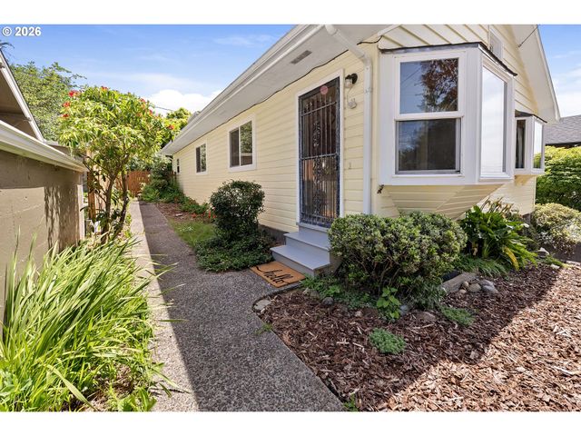 1814 4th St, Astoria, OR 97103