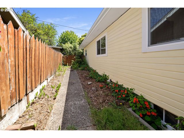 1814 4th St, Astoria, OR 97103