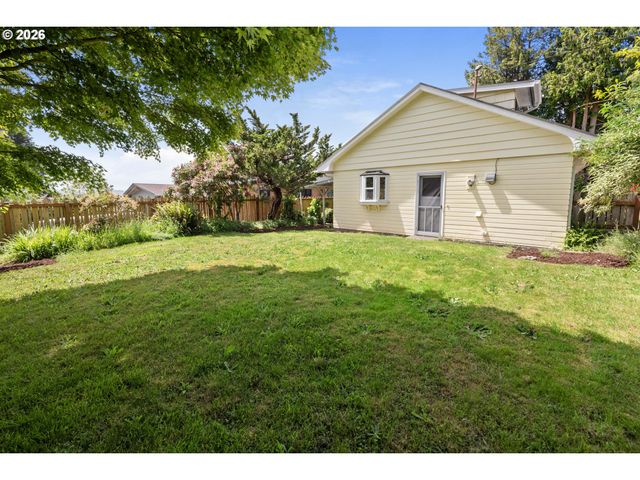 1814 4th St, Astoria, OR 97103