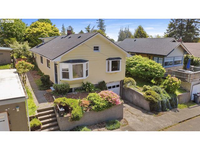 1814 4th St, Astoria, OR 97103