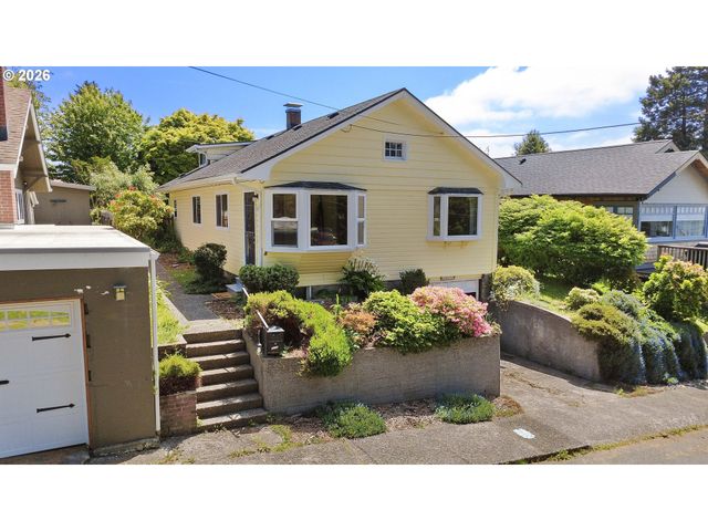 1814 4th St, Astoria, OR 97103