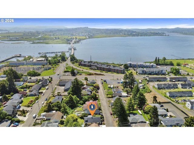 1814 4th St, Astoria, OR 97103
