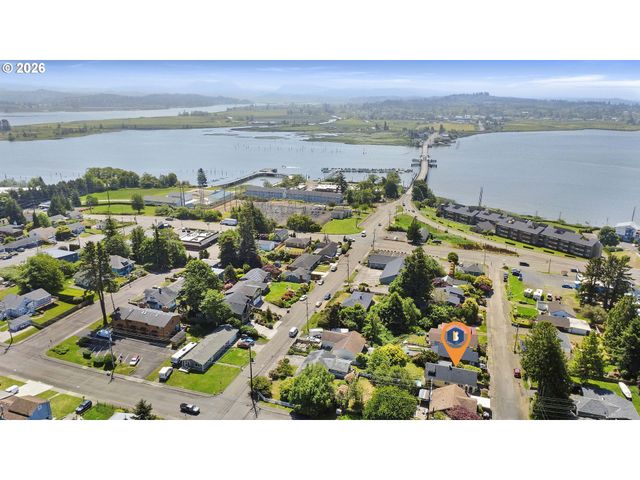1814 4th St, Astoria, OR 97103