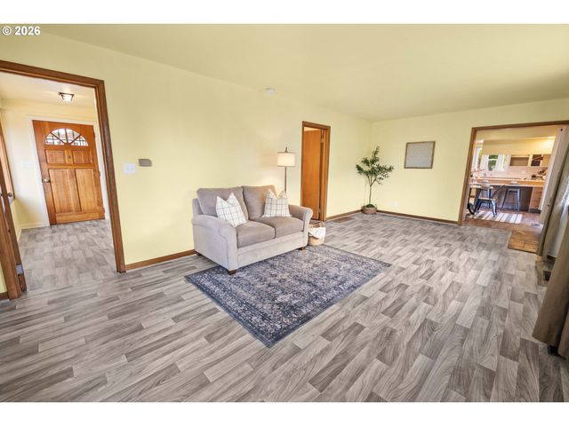 1814 4th St, Astoria, OR 97103