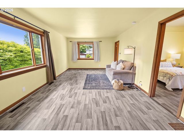 1814 4th St, Astoria, OR 97103