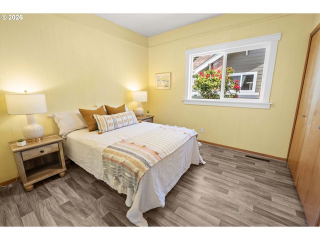 1814 4th St, Astoria, OR 97103