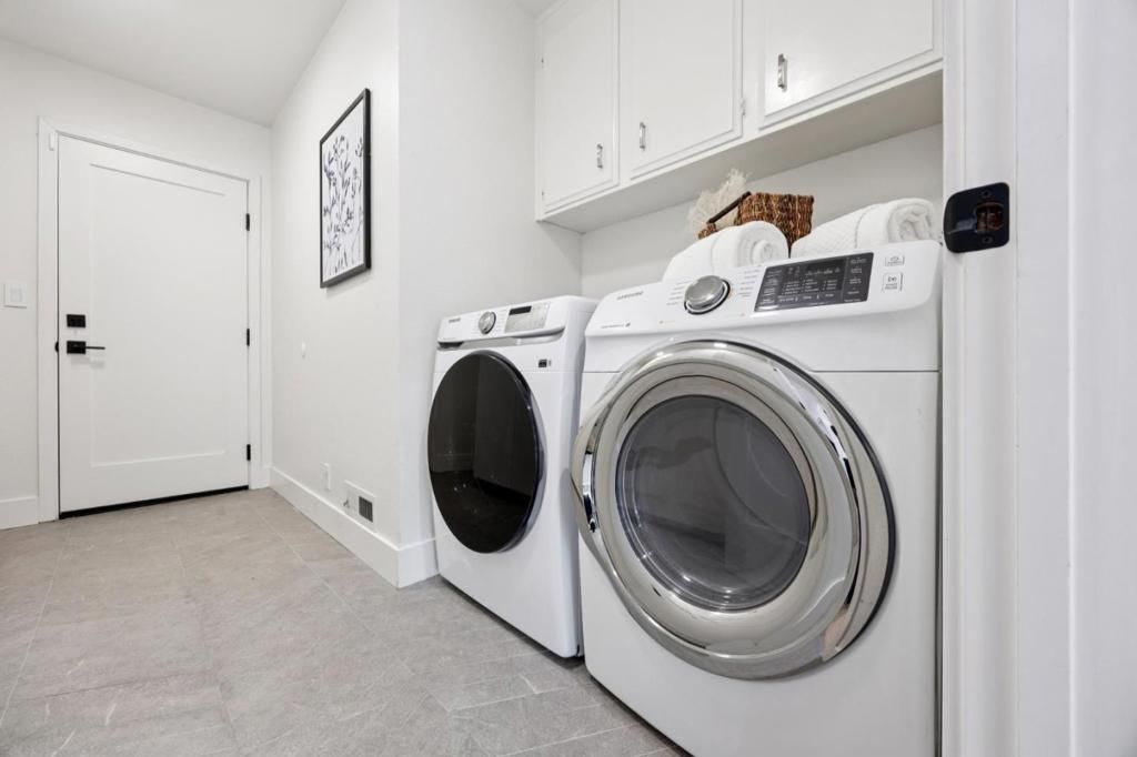 Image 22 of property listing at 13755 Dolphin Drive, Saratoga, CA 95070