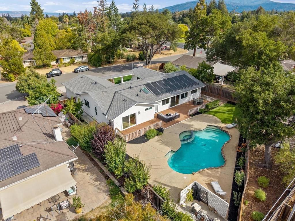 Image 32 of property listing at 13755 Dolphin Drive, Saratoga, CA 95070