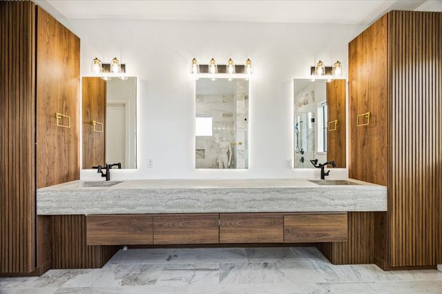 4002 Meadow Lake Lane, Houston, TX 77027