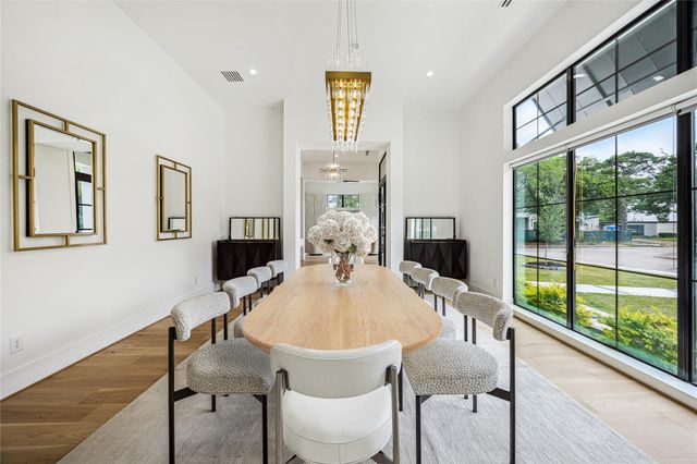 4002 Meadow Lake Lane, Houston, TX 77027