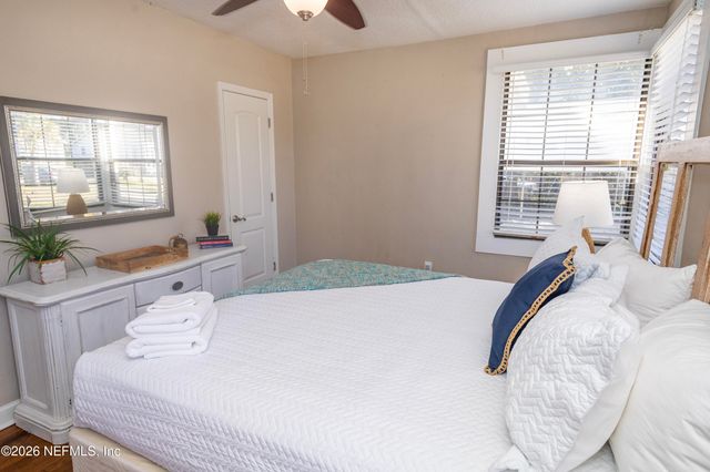 1724 ORLANDO Circle N, Jacksonville, FL 32207