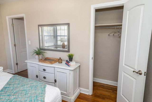 1724 ORLANDO Circle N, Jacksonville, FL 32207