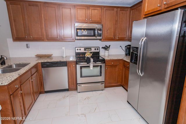 1724 ORLANDO Circle N, Jacksonville, FL 32207