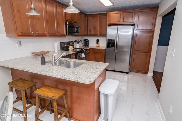 1724 ORLANDO Circle N, Jacksonville, FL 32207