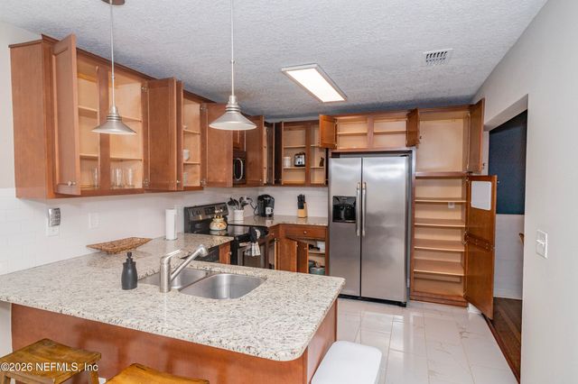 1724 ORLANDO Circle N, Jacksonville, FL 32207